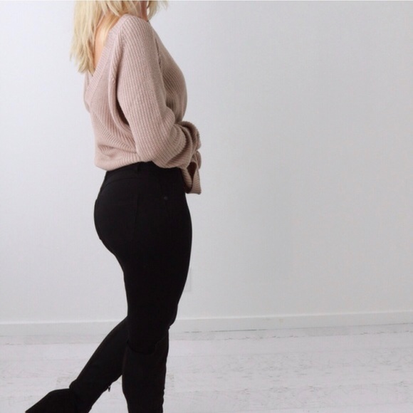 SoldOut11thStreet - Picture 3 of 7